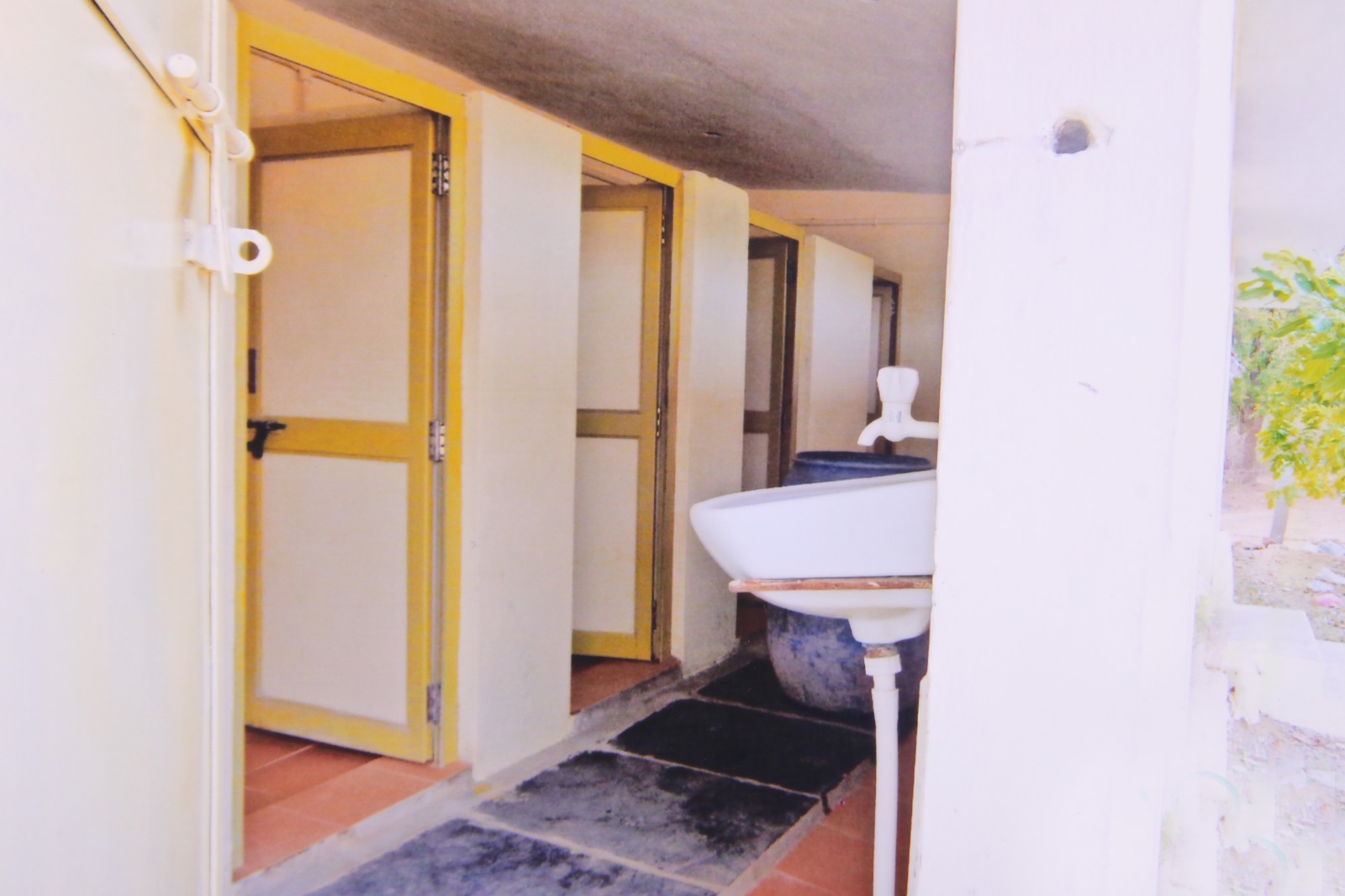 Washroom stalls